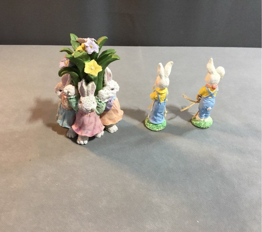 Christmas Tree Shop Small Ceramic Yellow and Green Easter Decorations