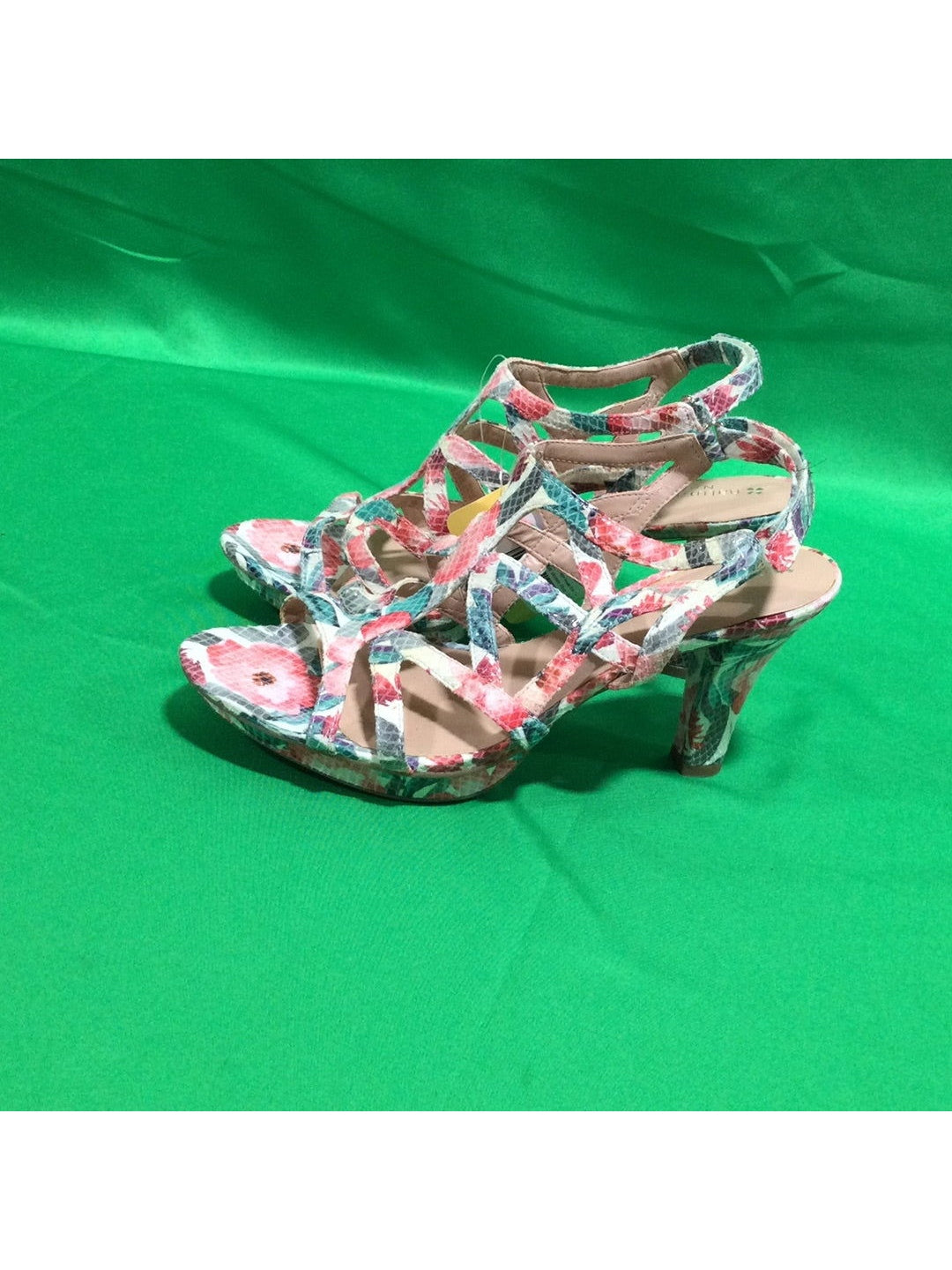 Naturalizer Women Floral High Heels Size 8 1/2 - The Kennedy Collective Thrift - 