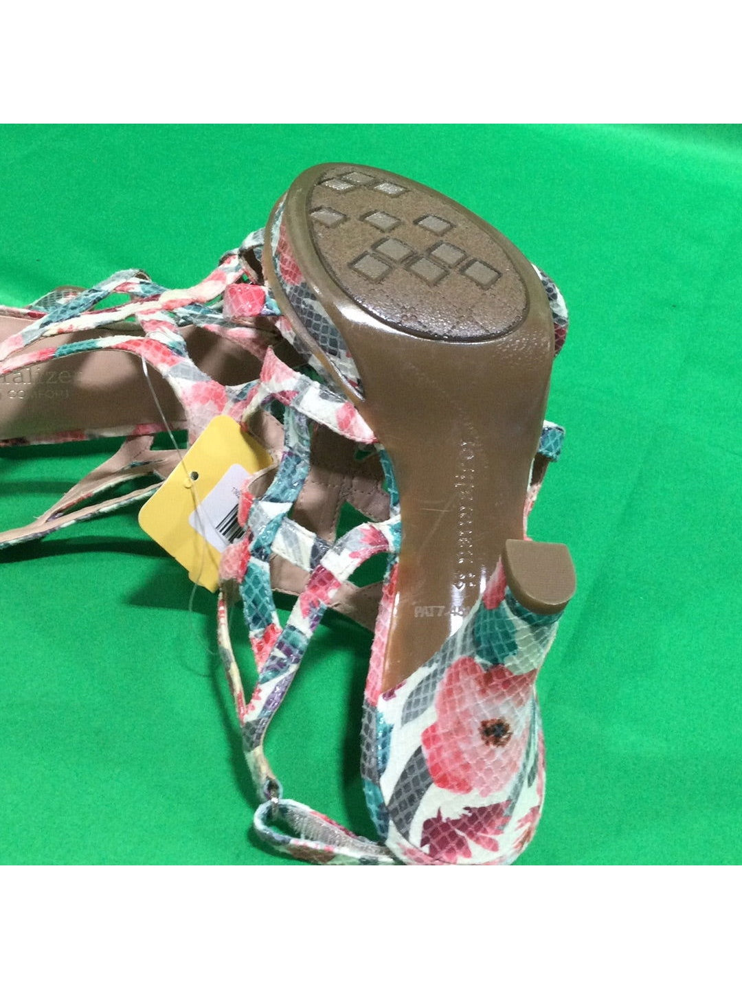 Naturalizer Women Floral High Heels Size 8 1/2 - The Kennedy Collective Thrift - 