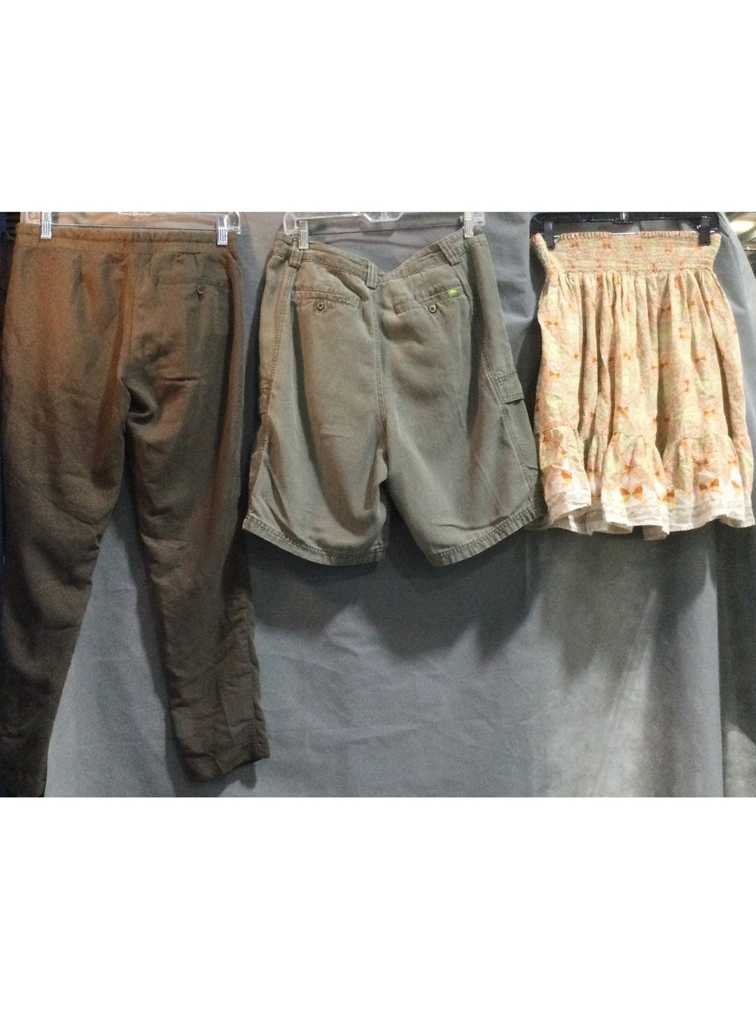 Pants/Short/Skirt - 4 Pairs - Unisex - Clothing Lot 1