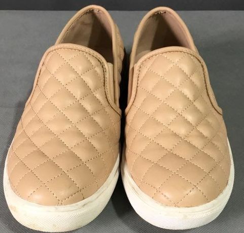 Steve Madden Beige Flat Women 8