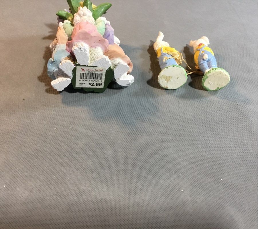 Christmas Tree Shop Small Ceramic Yellow and Green Easter Decorations