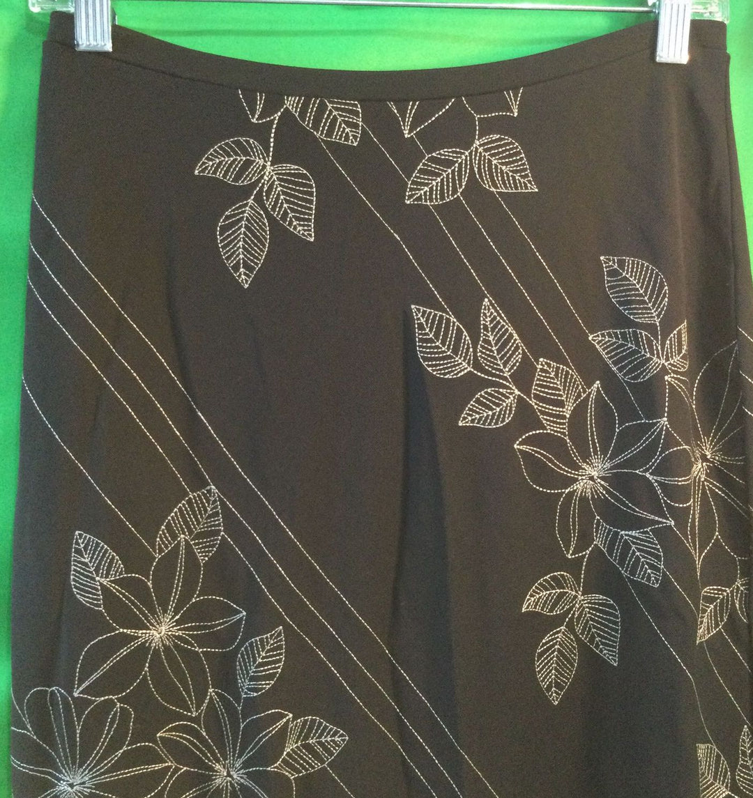 Ann Taylor Loft Black and Cream Leaf Print Rayon Skirt - Size SP - Ladies