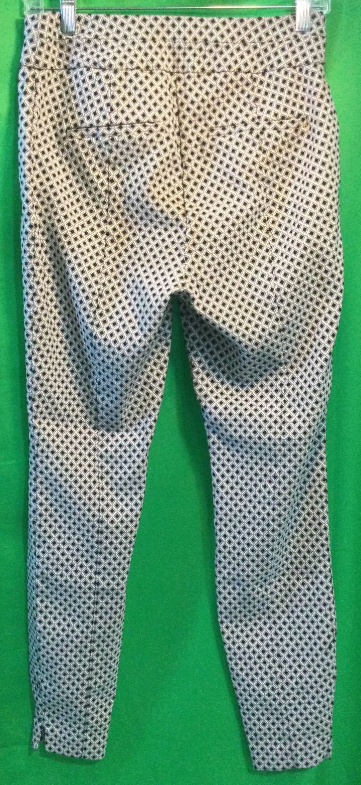 New York & Company White, Blue & Gold Diamond Print Ladies Pants - Size Medium