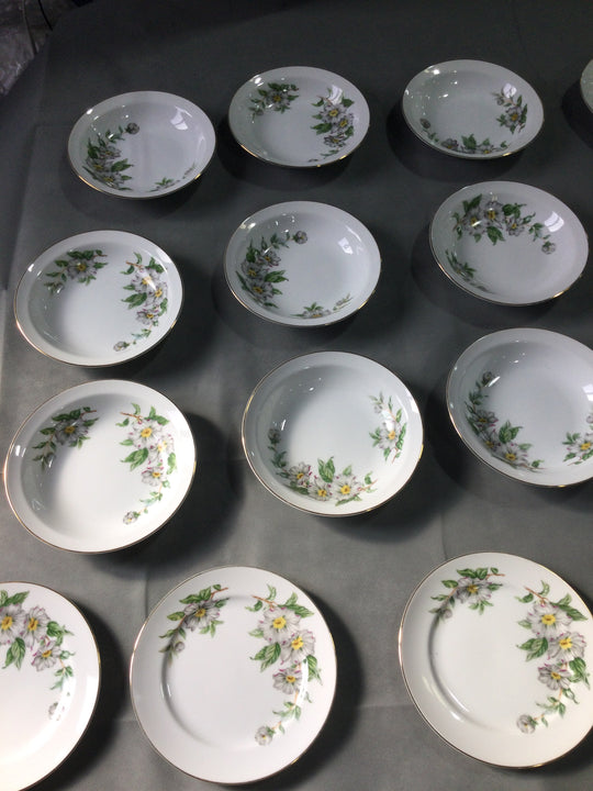 Hira Fine China Dinner Set of 45 Pieces