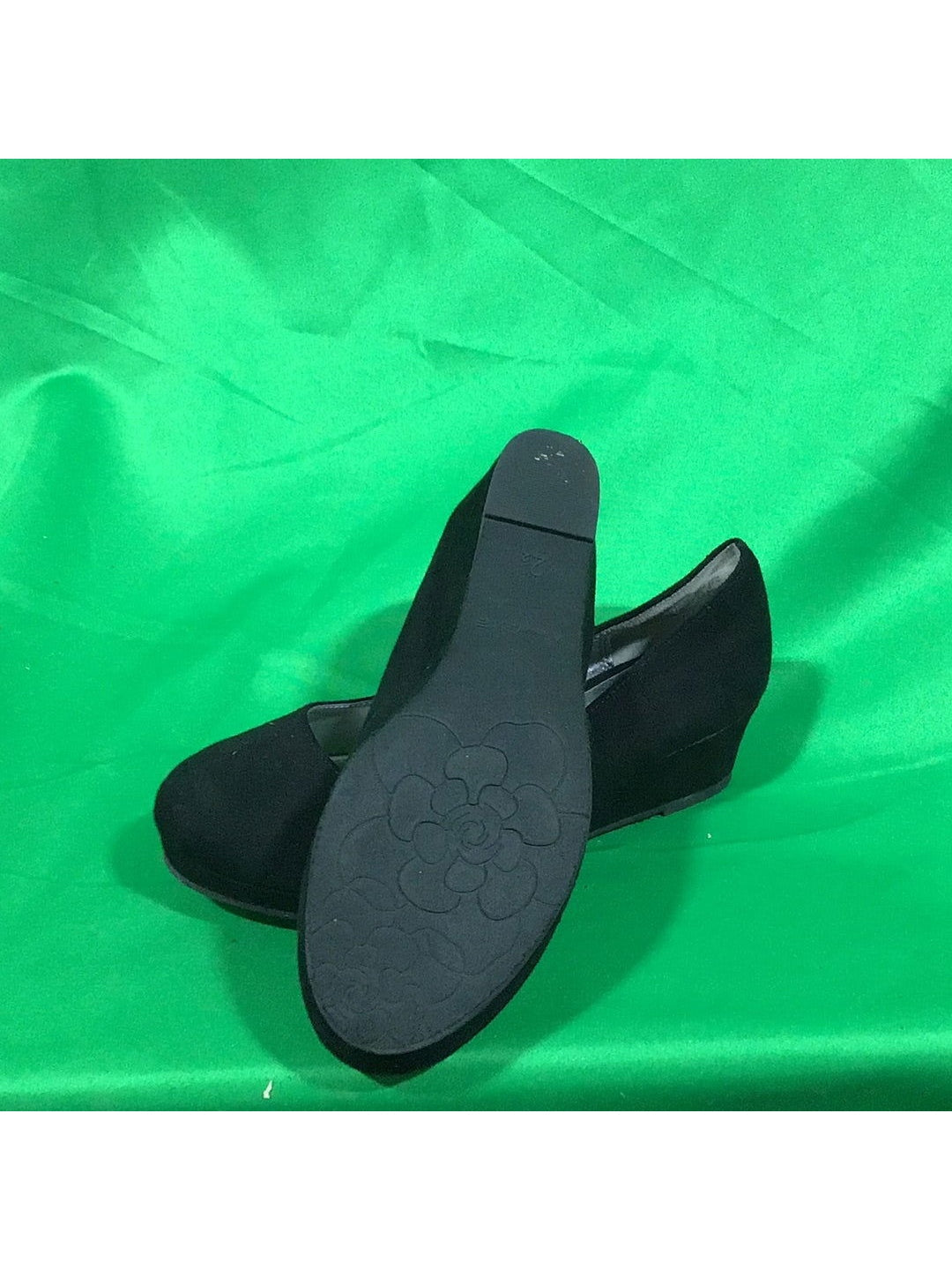 American Eagle Women Black Size 2.5 Heels - The Kennedy Collective Thrift - 