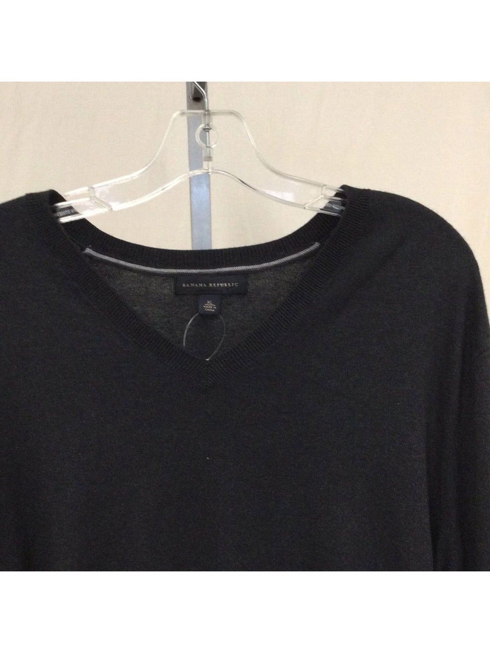 Banana Republic Men Long Sleeve Black Sweater - The Kennedy Collective Thrift - 