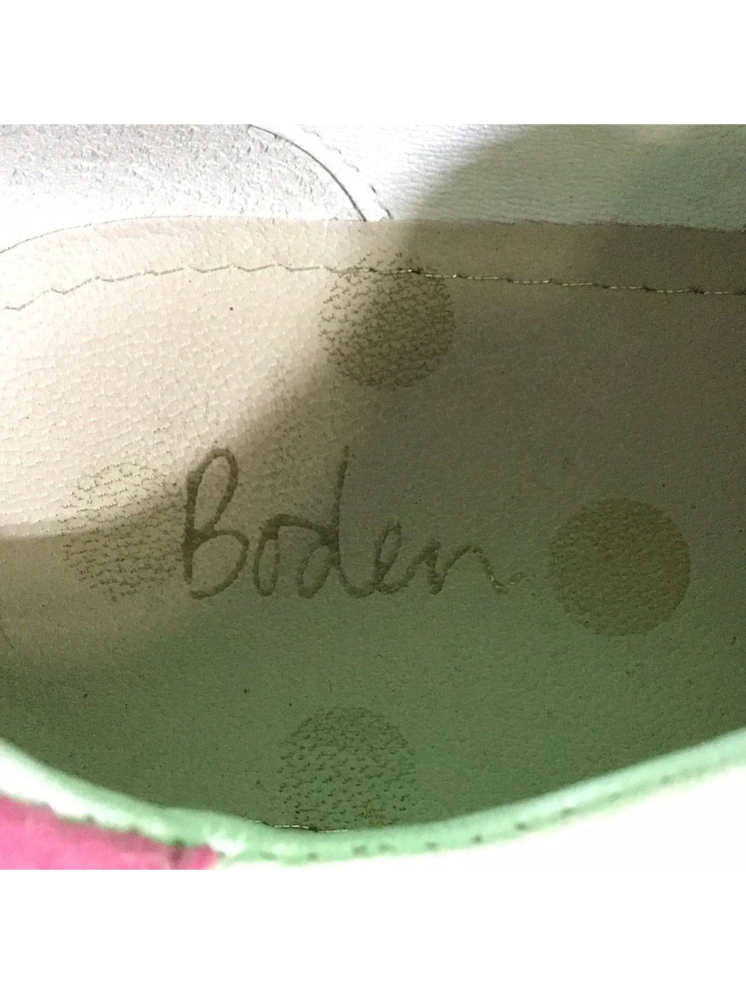 Boden Women Size 8 White and Grey Sneakers - The Kennedy Collective Thrift - 