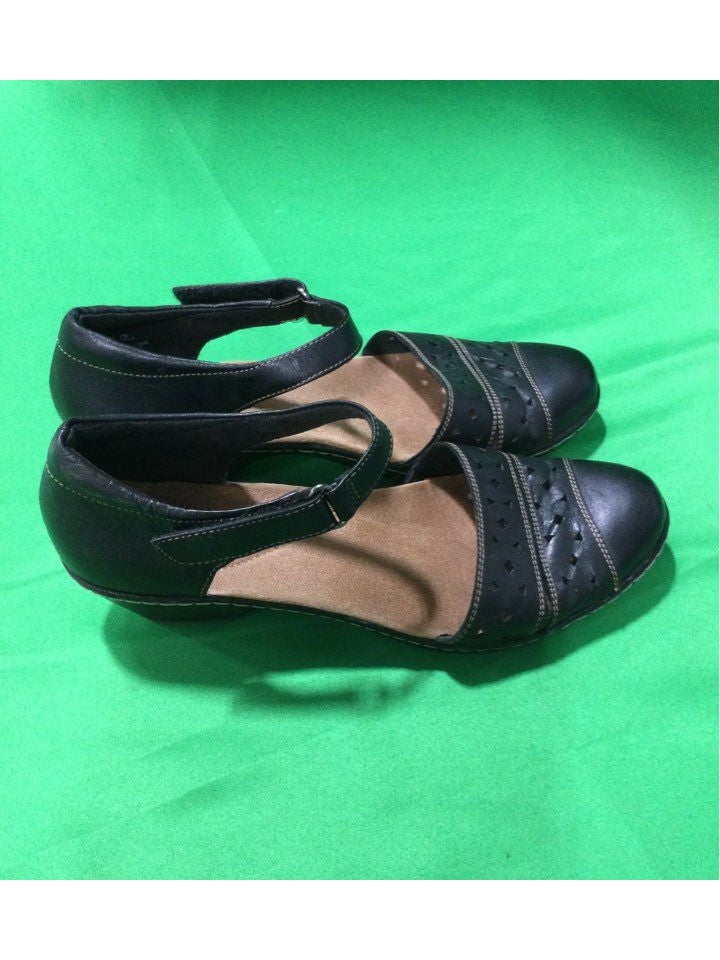 Clarks Black Mary Jane Casual Shoe Women 6.5 - The Kennedy Collective Thrift - 