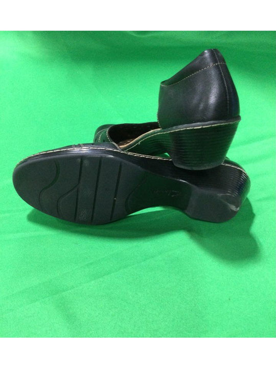 Clarks Black Mary Jane Casual Shoe Women 6.5 - The Kennedy Collective Thrift - 