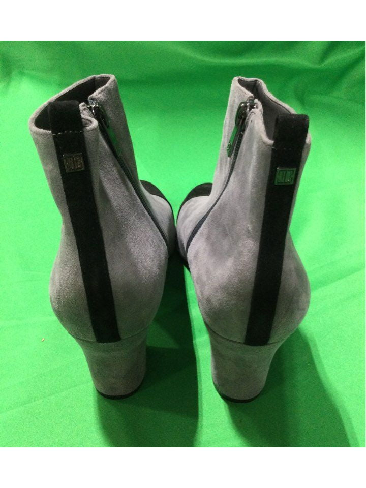 Ivanka Trump Grey Pump Heel Women 10 - The Kennedy Collective Thrift - 