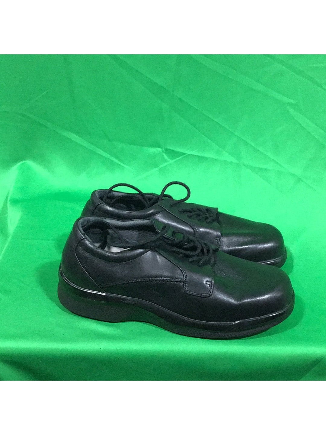 Men's Apex Ambulator Black Leather Lace Up Size 9 Shoe - The Kennedy Collective Thrift - 