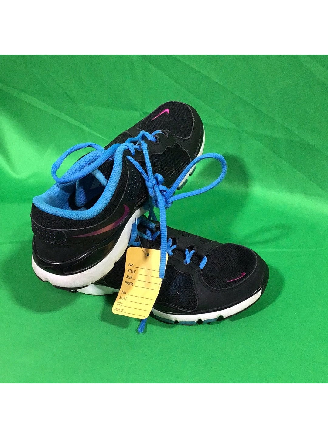 Nike Women Blue and Black Size 7 Sneakers - The Kennedy Collective Thrift - 