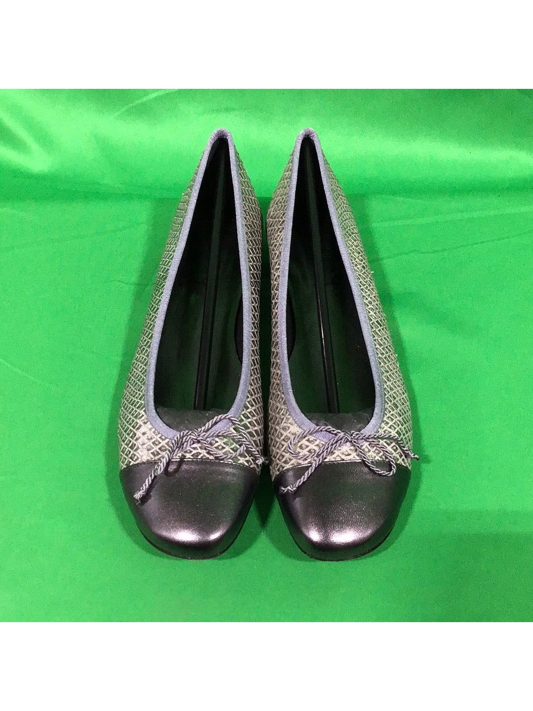 Fs/Ny Ladies Silver Sparkle Size 10 Ballet Flats - In Box - The Kennedy Collective Thrift - 