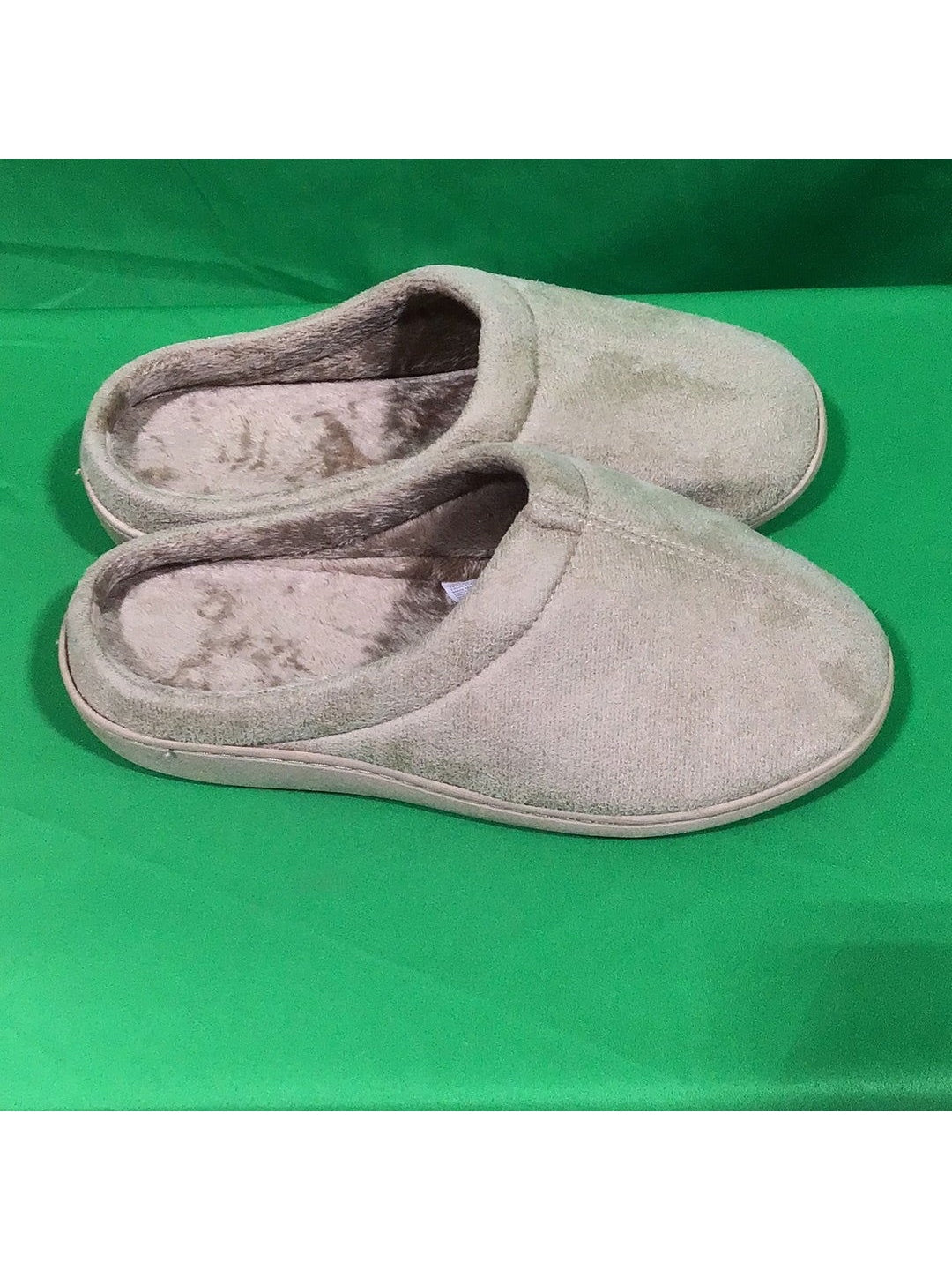 Wayland Square Men’s / Women’s Medium Light Brown Medium Slippers in Box - The Kennedy Collective Thrift - 