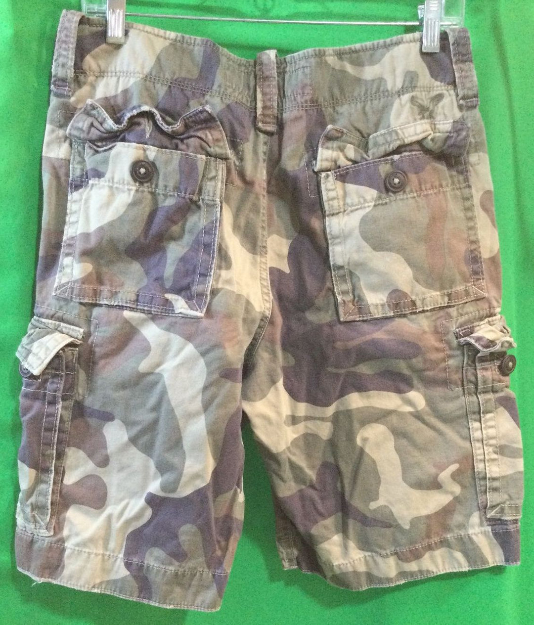 American Eagle Outfitters Green Camo Print Shorts - Size 30 - Men's